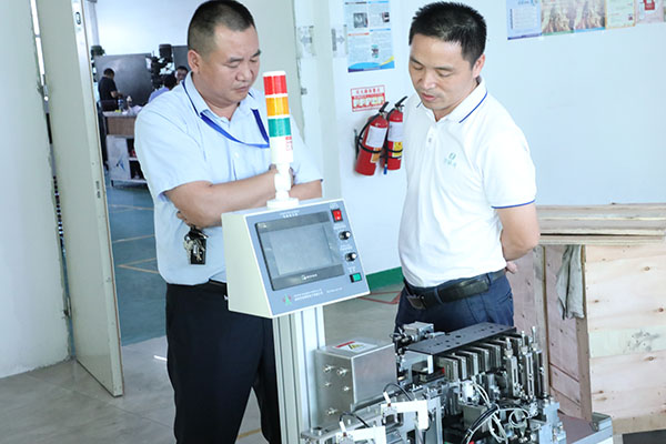 東莞半自動點膠機客戶