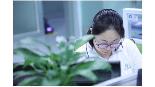 全自動點膠機(jī)