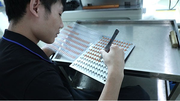 自動雙液點膠機(jī)