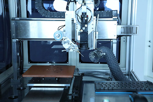 三軸點膠機工作流程