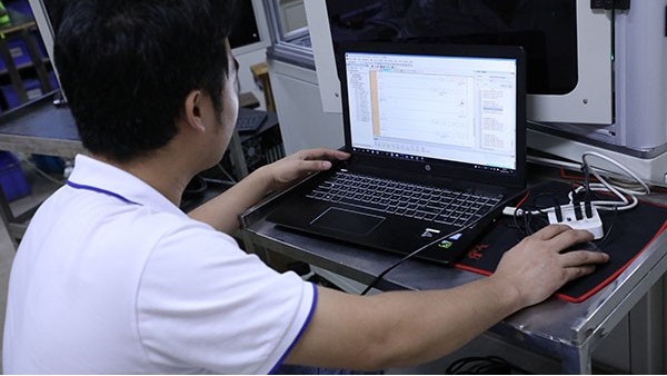 噴射視覺點(diǎn)膠機(jī)