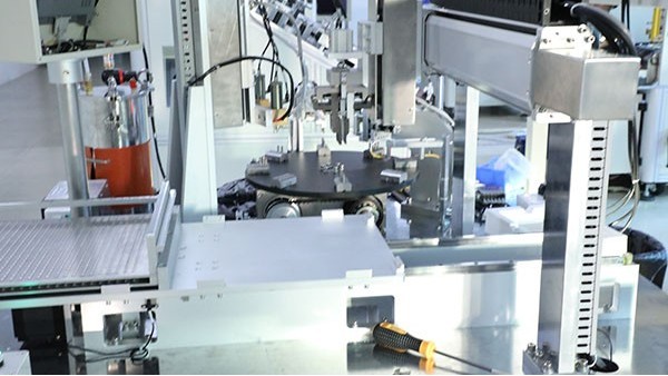 全自動點(diǎn)膠機(jī)