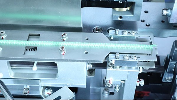 智能視覺點(diǎn)膠機(jī)