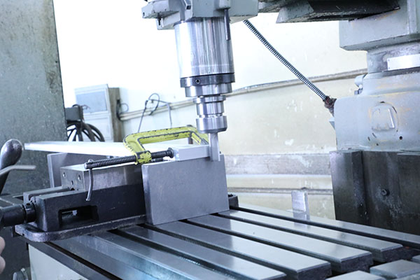 ab雙液點(diǎn)膠機(jī)加工