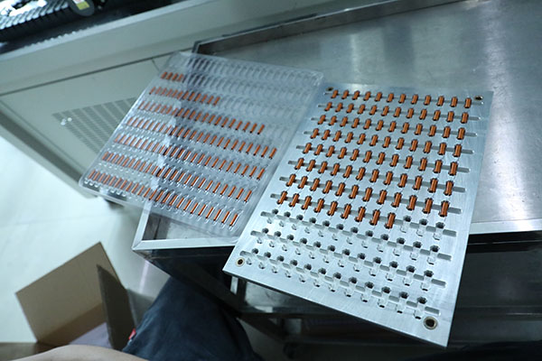 非接觸式噴射點膠機