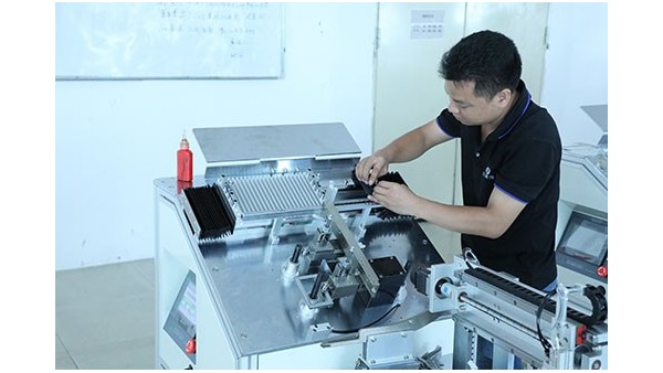 汽車(chē)部件密封點(diǎn)膠機(jī)