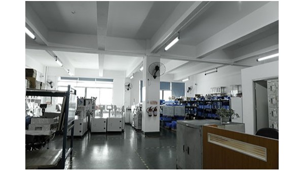 廣東在線(xiàn)點(diǎn)膠機(jī)