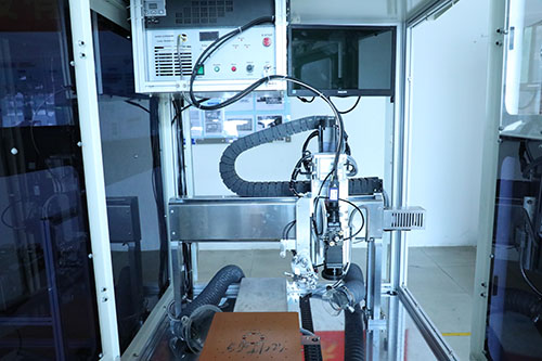 全自動點膠機(jī)廠家