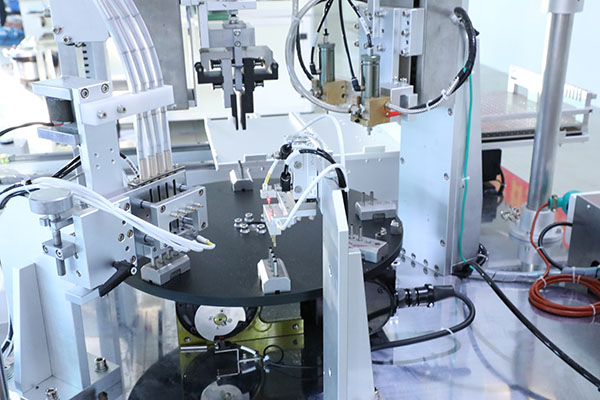 深圳噴射點膠機(jī)廠家