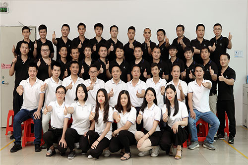 深圳點(diǎn)膠機(jī)生產(chǎn)廠家員工